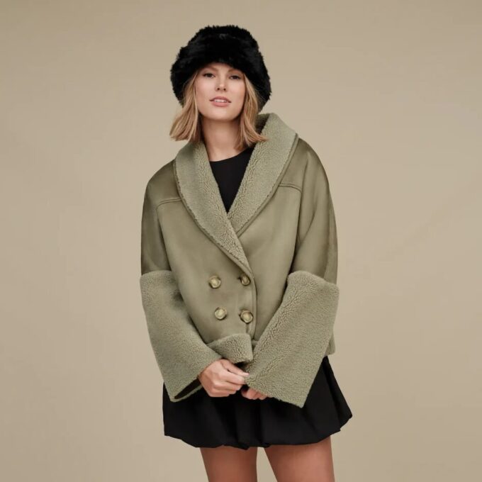 Mindy LuxeFluff Jacket